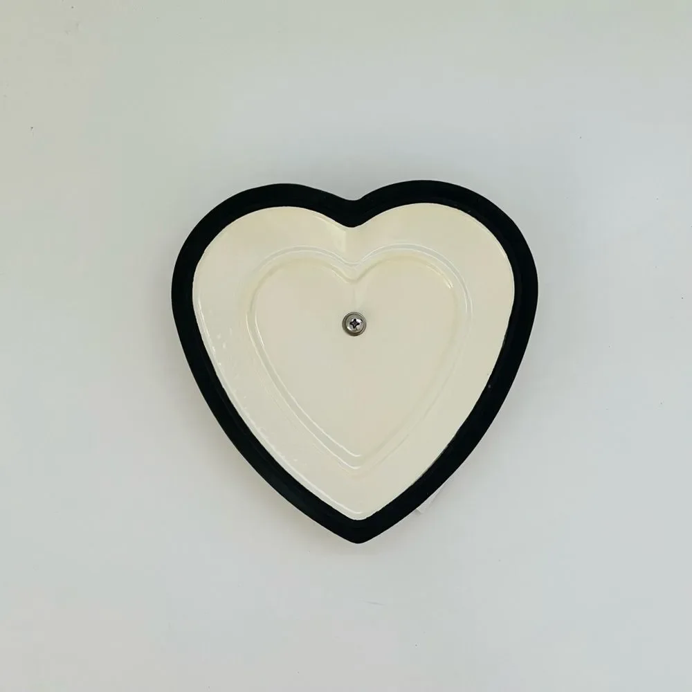 SMITH AND CLARK IRONWORKS 1qt Cast Iron Heart Shaped Dutch Oven Dish